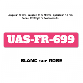 Plaquette numéro enregistrement drone blanc sur rose