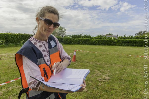 Attestation zone exclusion des tiers et communiquer lors d'un briefing