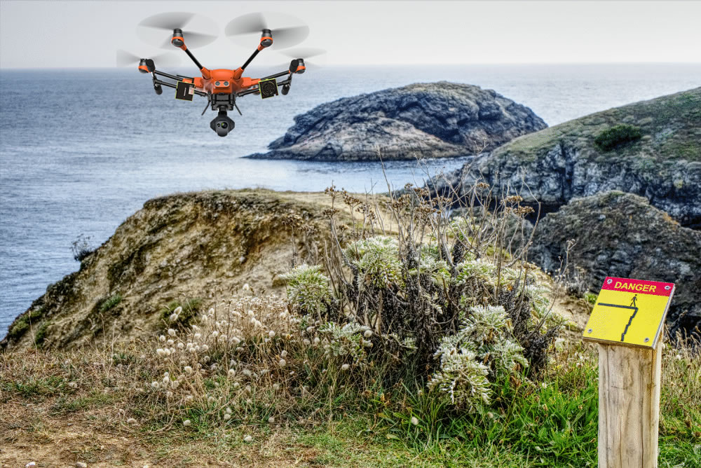 Intervention d'un drone en bord de falaise