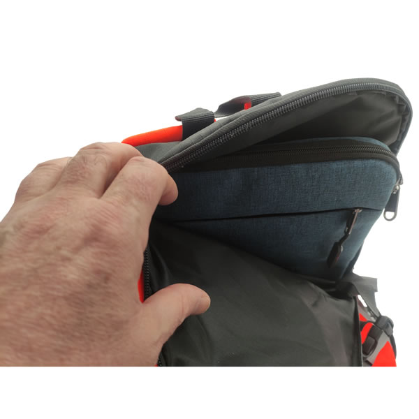 Rangement ordinateur 15 pouces dans son étui