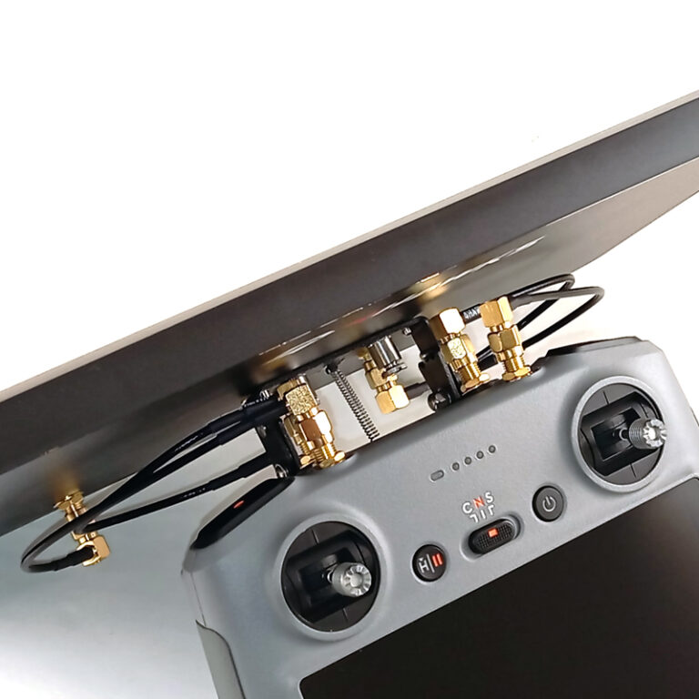 Détails 4 câbles et raccords SMA